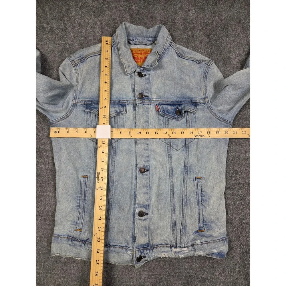 Levis Denim Trucker Jacket Mens M Blue Light Wash Frayed Hem Trucker